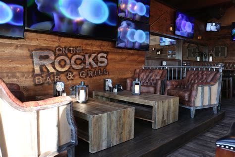 On the rocks bar - Dining Delta Hotels Cincinnati Sharonville. Our property consist of 230 Rooms with 12 Suites. Over 20K Sq ft of meeting space with 8400 sq ft of Grand Ballroom, outdoor patio and break out rooms. 24 Hour Business Center, Full service Bar & Restaurant, Complimentary high speed internet service, Free On site parking. 